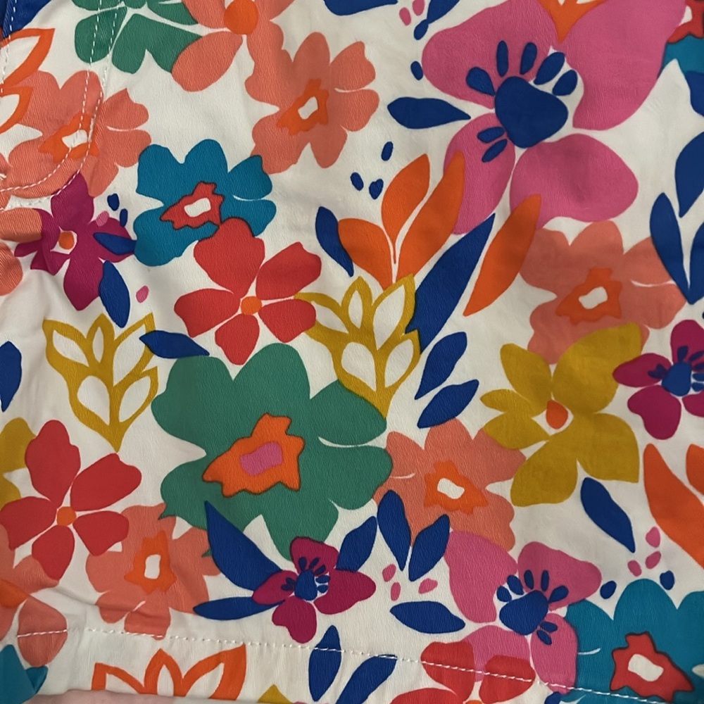Petite Floral Shorts NWT - Picture 2 of 2